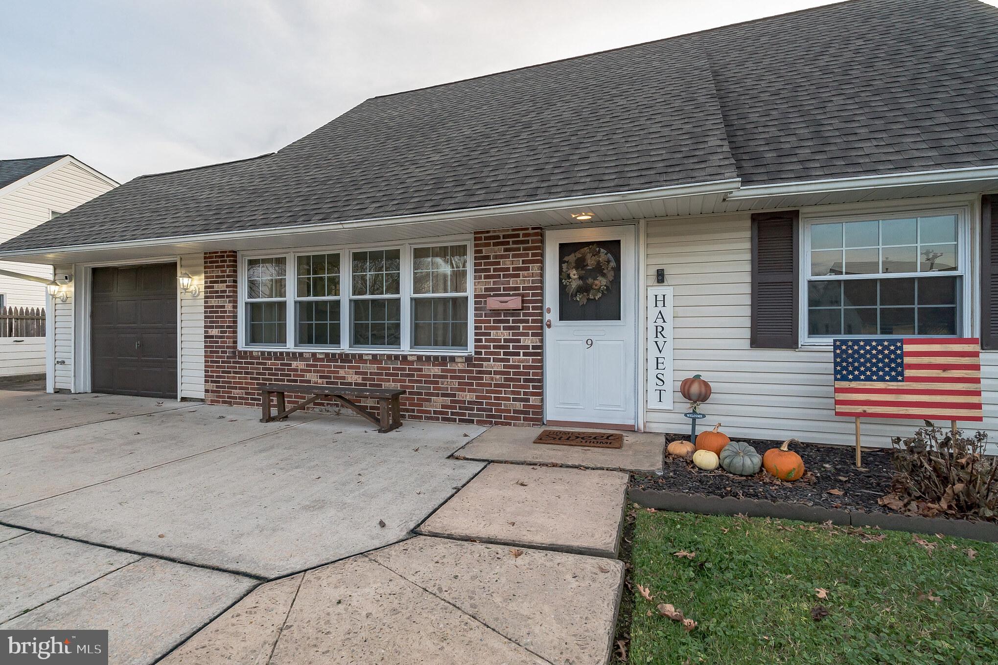 9 Micahill Road Levittown, PA 19056 - Photo 4 of 28 Gallery Image 4