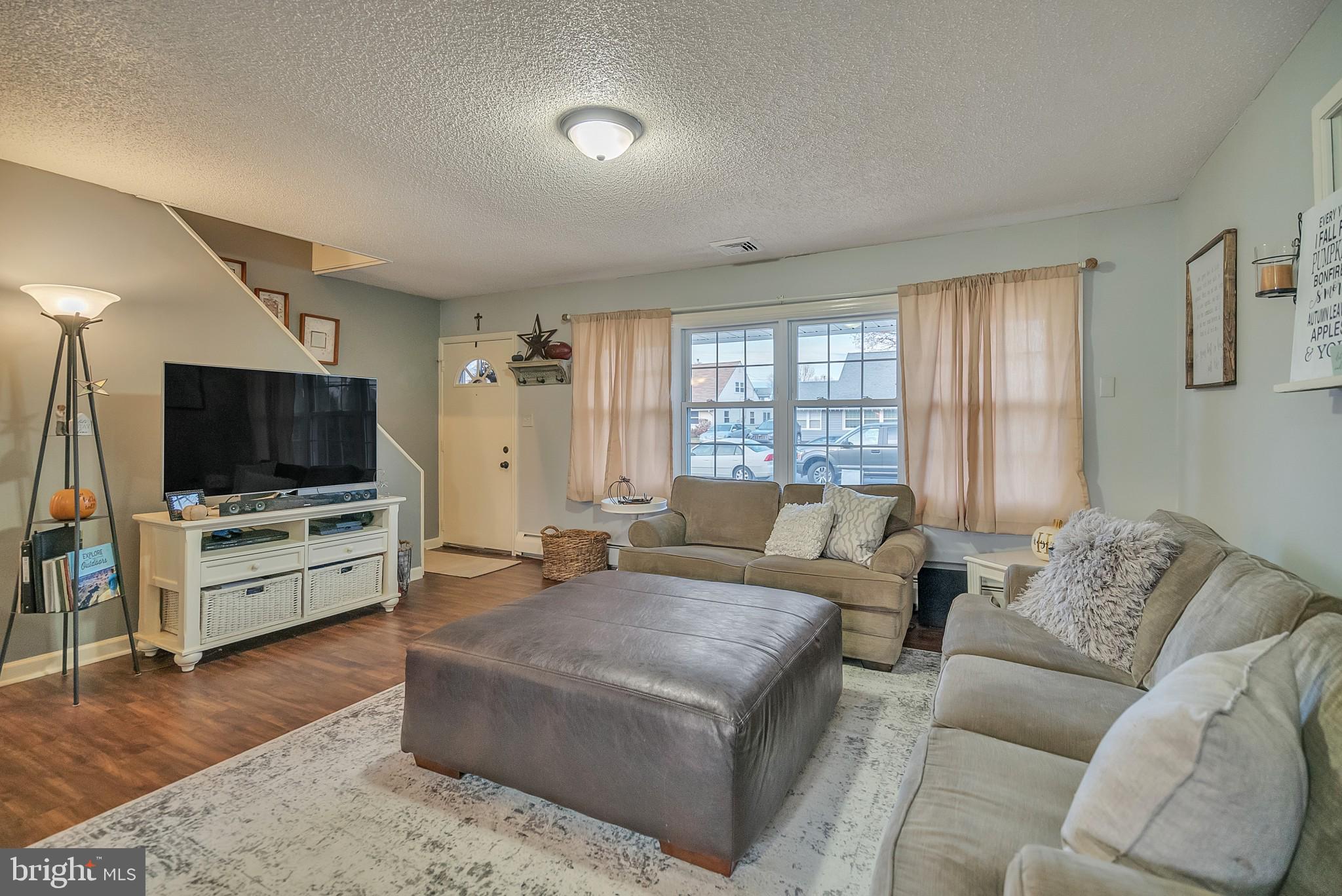 9 Micahill Road Levittown, PA 19056 - Photo 5 of 28 Gallery Image 5