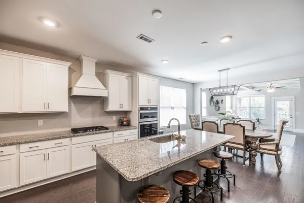 $699,900 | 1035 Nave Court, Nashville, TN 37214