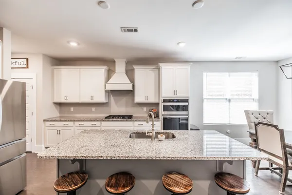 $699,900 | 1035 Nave Court, Nashville, TN 37214