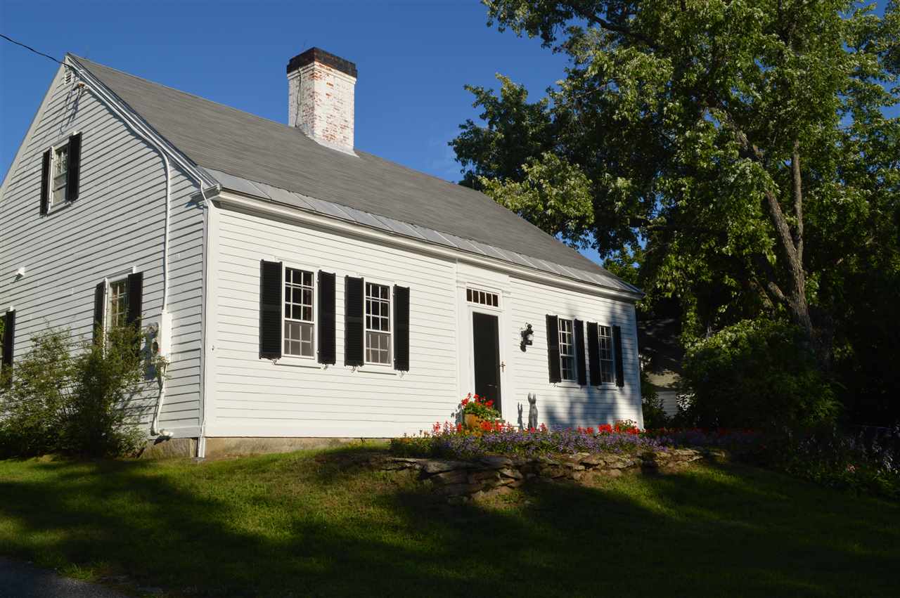 241 Grapevine Road Dunbarton, NH 03046 - Photo 2 of 24