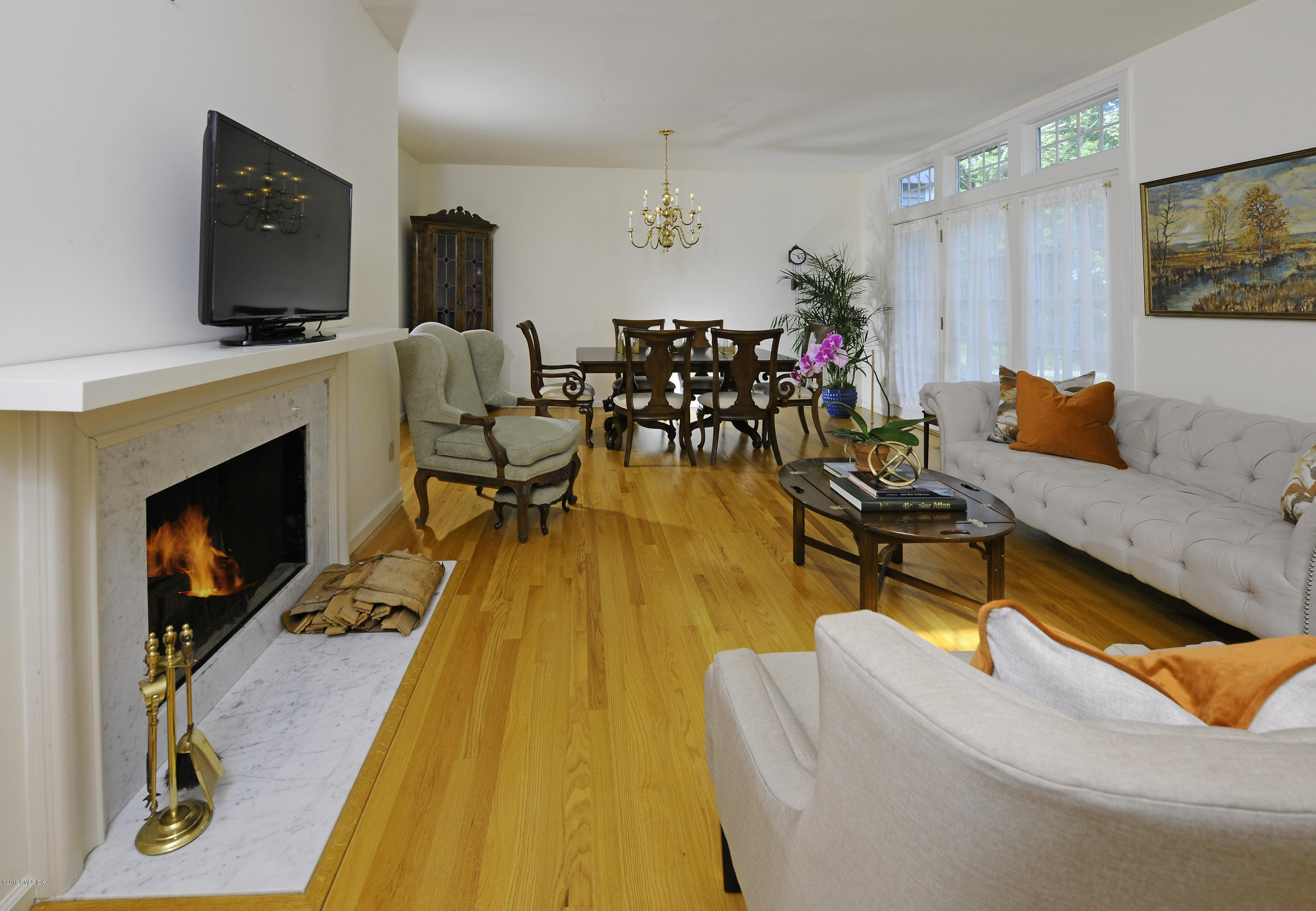 186 Field Point Road, Unit 1A Greenwich, CT 06830 - Photo 4 of 20 LvgRm3