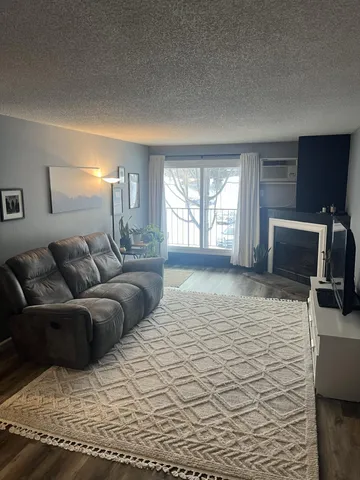 $190,000 | 3850 Plymouth Boulevard, Unit 223, Plymouth, MN 55446