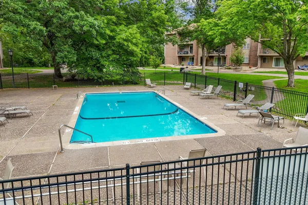 $184,900 | 3850 Plymouth Boulevard, Unit 223, Plymouth, MN 55446