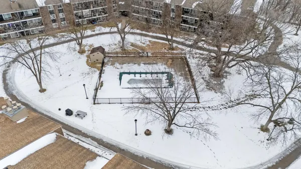 $184,900 | 3850 Plymouth Boulevard, Unit 223, Plymouth, MN 55446