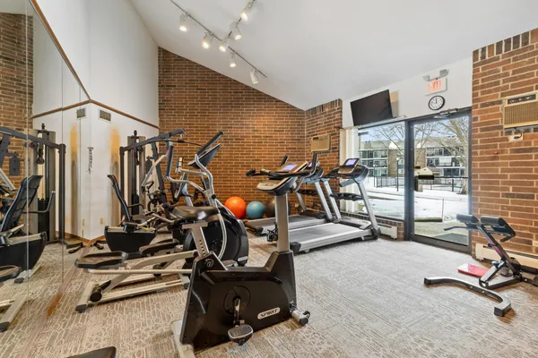$184,900 | 3850 Plymouth Boulevard, Unit 223, Plymouth, MN 55446