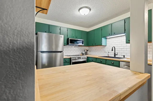 $190,000 | 3850 Plymouth Boulevard, Unit 223, Plymouth, MN 55446