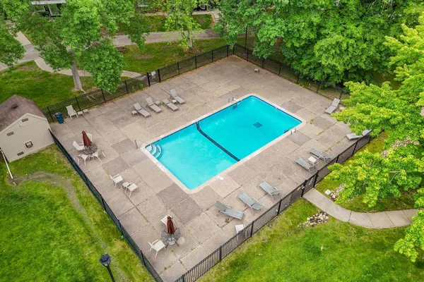 $184,900 | 3850 Plymouth Boulevard, Unit 223, Plymouth, MN 55446