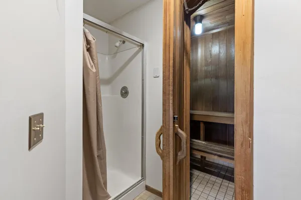 $184,900 | 3850 Plymouth Boulevard, Unit 223, Plymouth, MN 55446