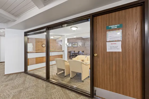 $184,900 | 3850 Plymouth Boulevard, Unit 223, Plymouth, MN 55446