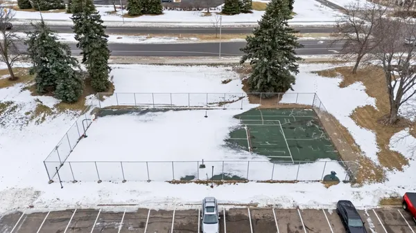 $184,900 | 3850 Plymouth Boulevard, Unit 223, Plymouth, MN 55446