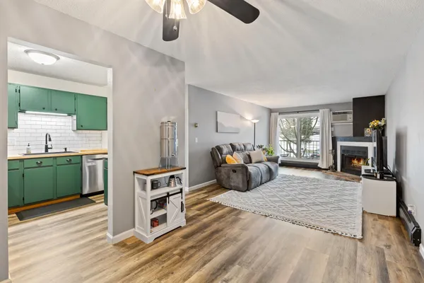 $184,900 | 3850 Plymouth Boulevard, Unit 223, Plymouth, MN 55446