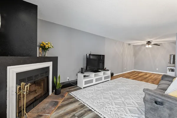 $184,900 | 3850 Plymouth Boulevard, Unit 223, Plymouth, MN 55446