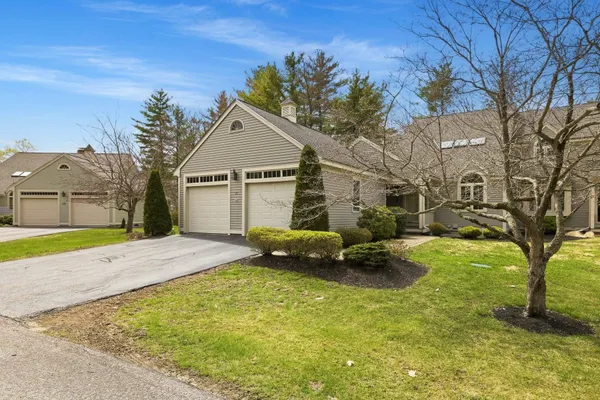 $750,000 | 25 Peninsula Drive, Unit 25, Stratham, NH 03885