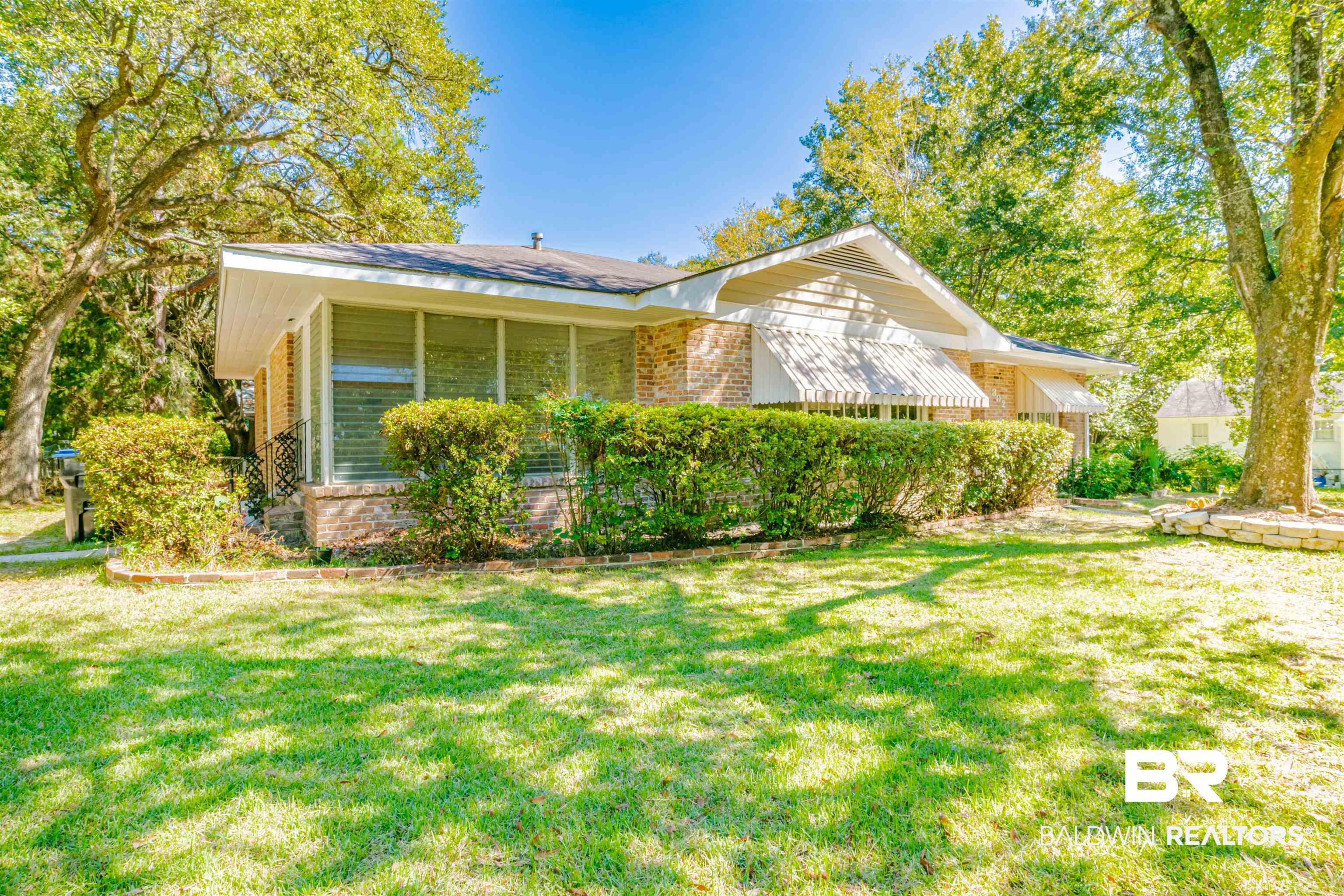 302 Northwest Boulevard Mobile, AL 36611 - Photo 3 of 28