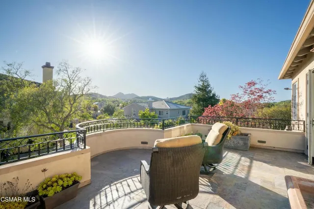 $2,195,000 | 483 Via Merla, Newbury Park, CA 91320