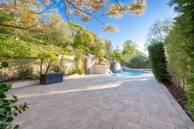 $2,195,000 | 483 Via Merla, Newbury Park, CA 91320