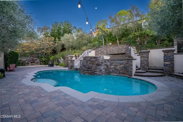 $2,195,000 | 483 Via Merla, Newbury Park, CA 91320