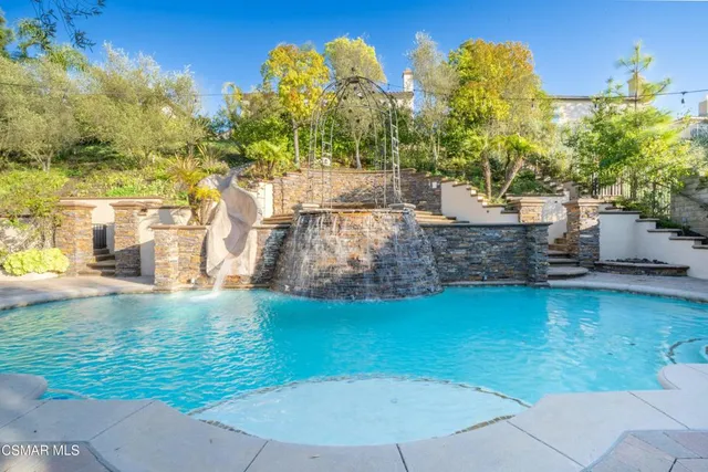 $2,195,000 | 483 Via Merla, Newbury Park, CA 91320