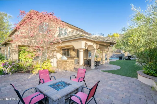 $2,195,000 | 483 Via Merla, Newbury Park, CA 91320