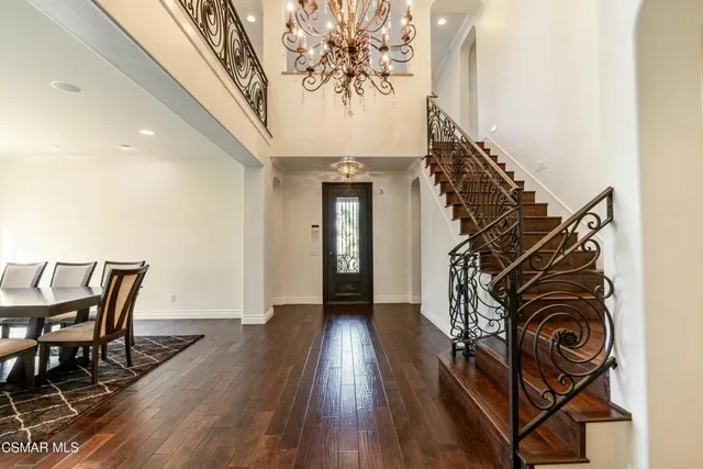 $2,195,000 | 483 Via Merla, Newbury Park, CA 91320