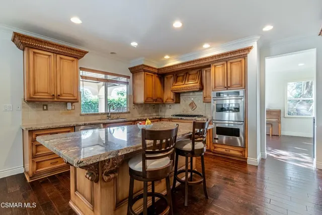 $2,195,000 | 483 Via Merla, Newbury Park, CA 91320