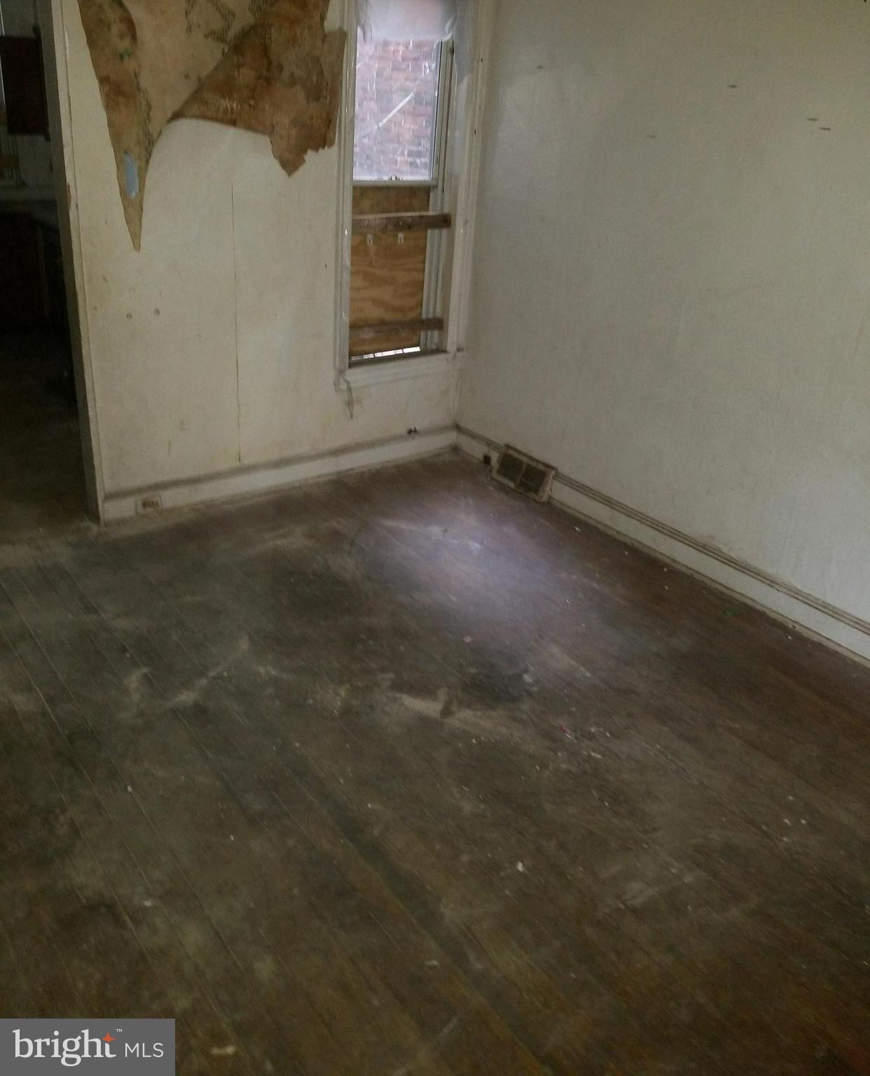 2225 Annapolis Road Baltimore, MD 21230 - Photo 16 of 17 Dining Room