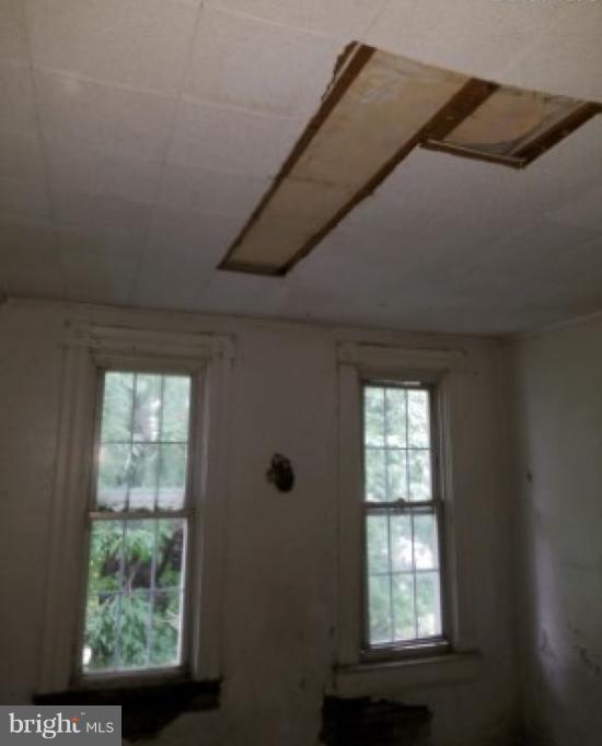 2225 Annapolis Road Baltimore, MD 21230 - Photo 6 of 17 Dining Room