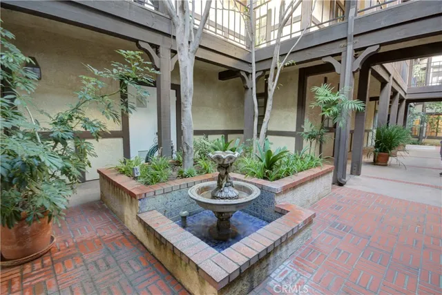 $4,495 | 2606 Cañada Boulevard, Unit 201, Glendale, CA 91208