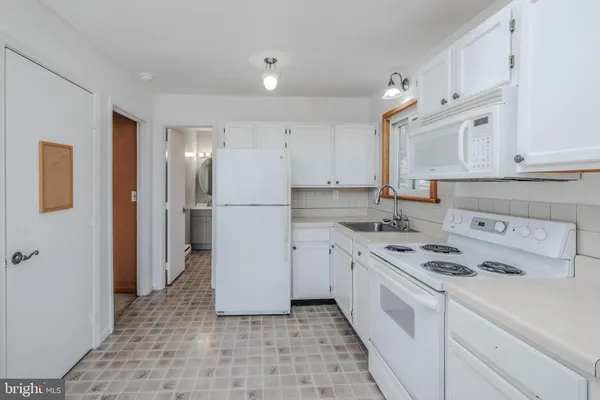 a view of an empty room with window