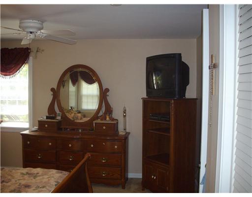 2391 Ridge Rd Extension Economy, PA 15003 - Photo 14 of 18 Master Bedroom. Other side of bedroom, plenty of space.