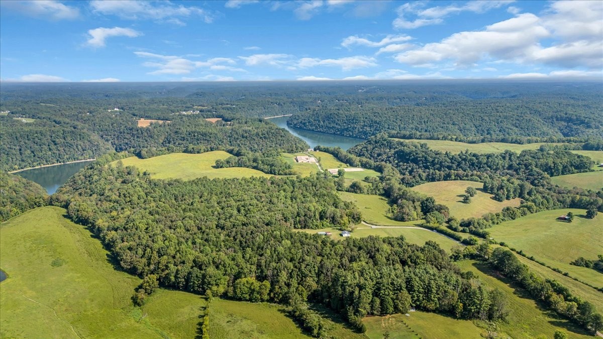 341 Rigsby Road Smithville, TN 37166 - Photo 29 of 34 a view of a city