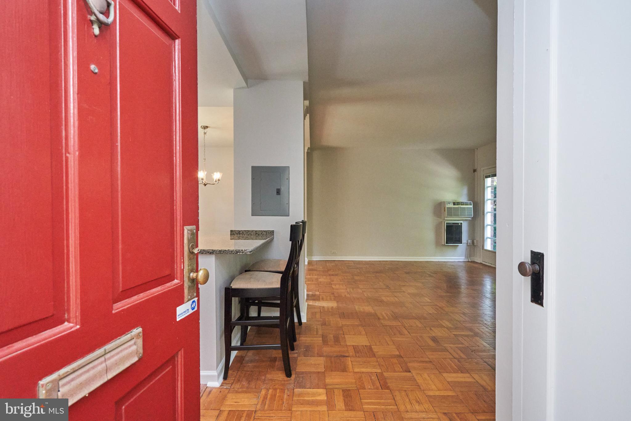 3314 Gunston Road, Unit 7303314 Alexandria, VA 22302 - Photo 4 of 42 Entrance