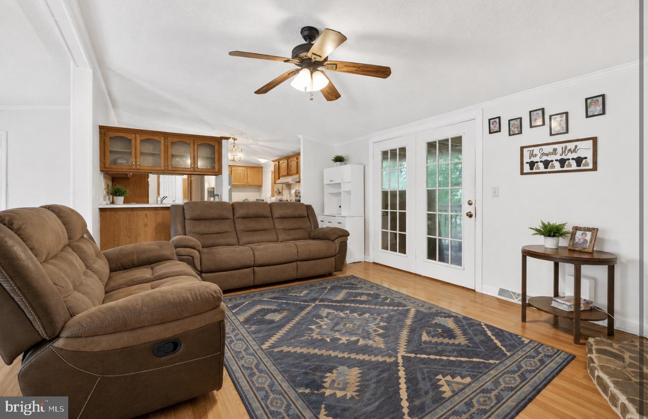 1298 Walnut Shell Drive Vinton, VA 24179 - Photo 5 of 13