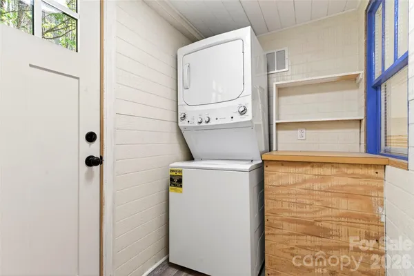 $375,000 | 488 Cad Campbell Road, Bakersville, NC 28705