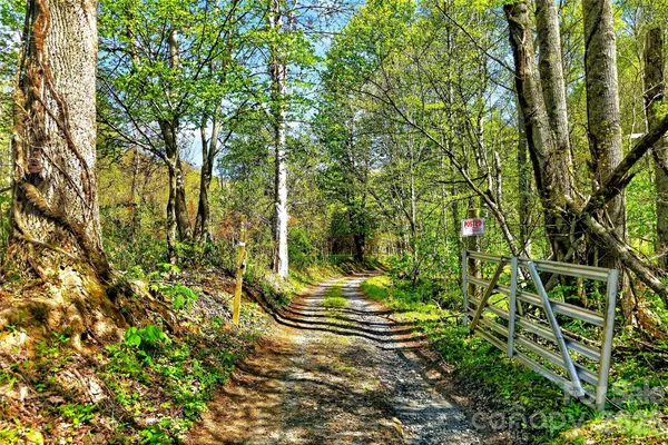 $375,000 | 488 Cad Campbell Road, Bakersville, NC 28705