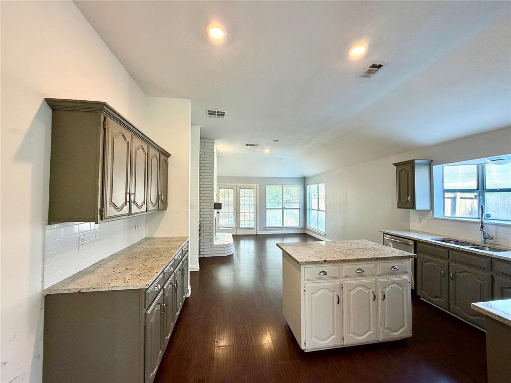 4232 Osborn Road Dallas, TX 75227 - Photo 5 of 22