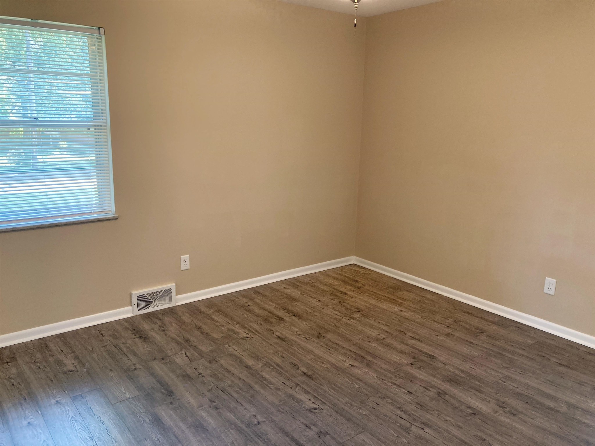 2935 Court Street Memphis, TN 38134 - Photo 6 of 17