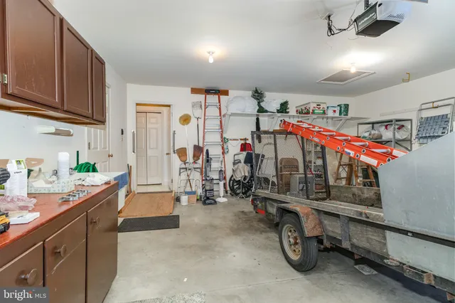 $275,000 | 15 Lakeview Drive, Myerstown, PA 17067