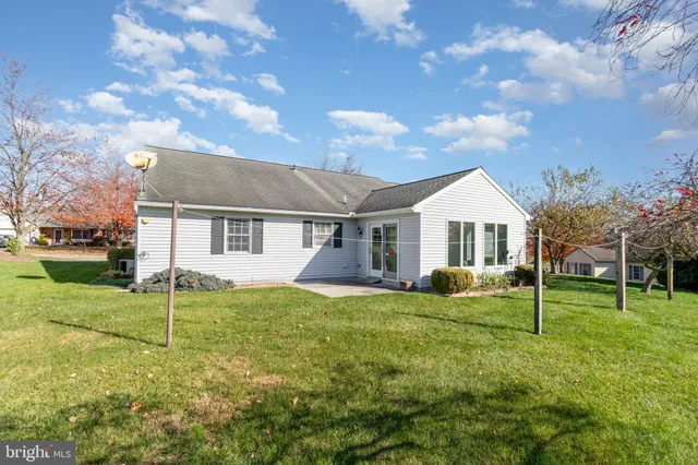 $275,000 | 15 Lakeview Drive, Myerstown, PA 17067