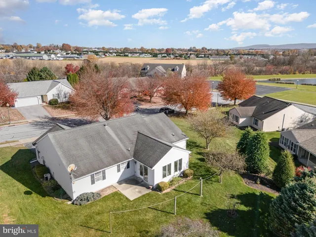 $275,000 | 15 Lakeview Drive, Myerstown, PA 17067