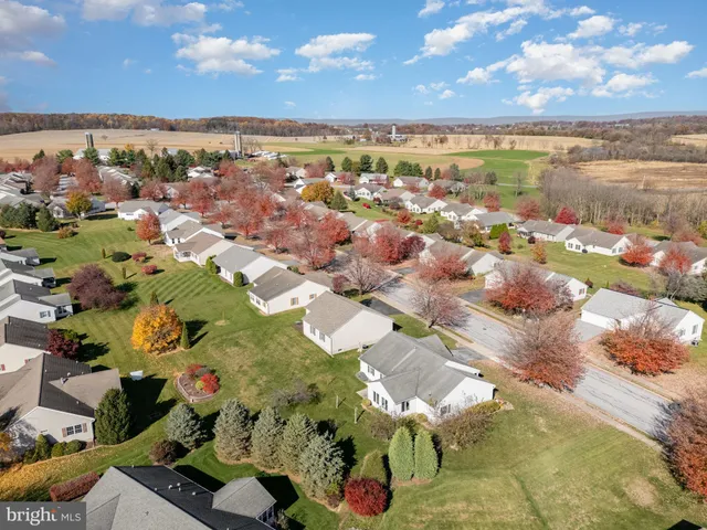 $275,000 | 15 Lakeview Drive, Myerstown, PA 17067