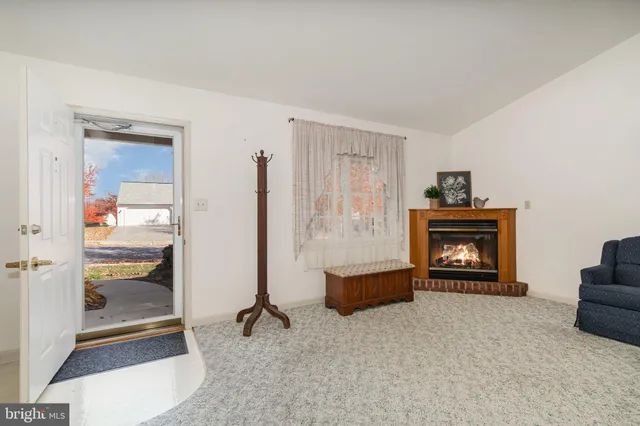 $275,000 | 15 Lakeview Drive, Myerstown, PA 17067