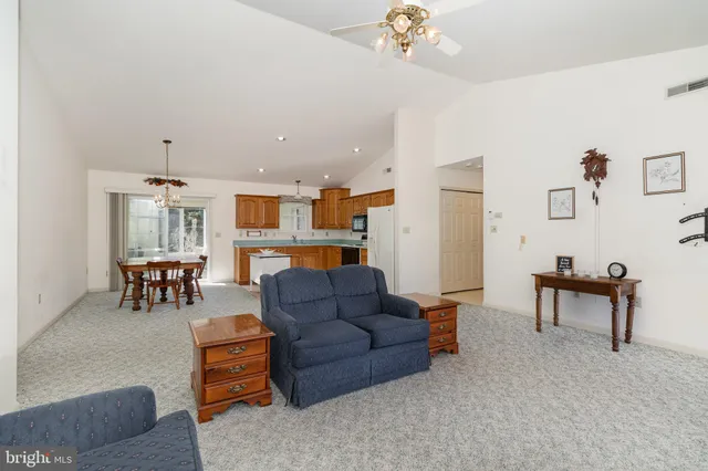 $275,000 | 15 Lakeview Drive, Myerstown, PA 17067