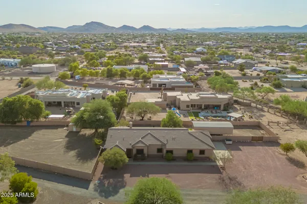 $895,900 | 38022 North 2nd Avenue, Phoenix, AZ 85086