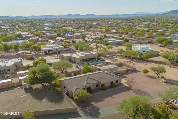 $895,900 | 38022 North 2nd Avenue, Phoenix, AZ 85086