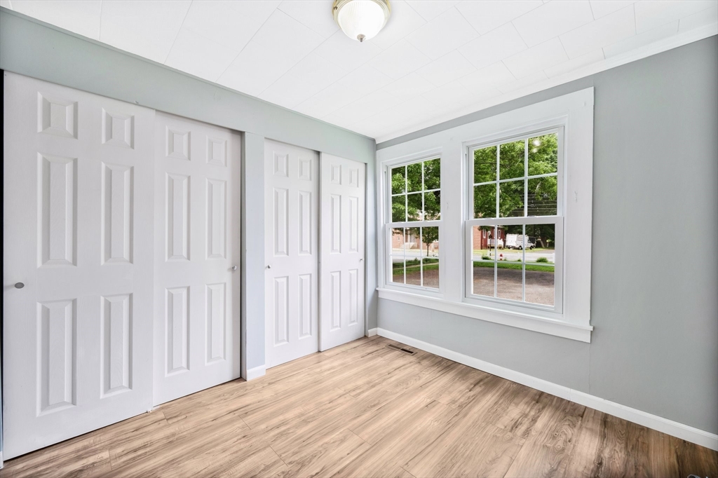 19 Spring Street Westfield, MA 01085 - Photo 12 of 31 Gallery Image 12