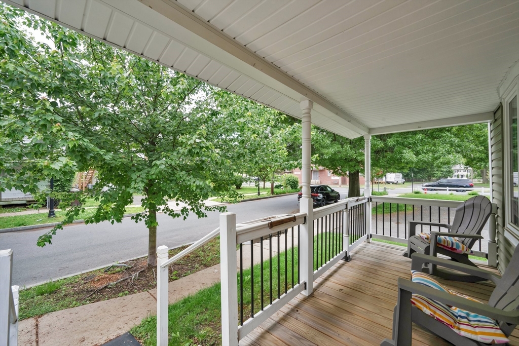 19 Spring Street Westfield, MA 01085 - Photo 4 of 31 Gallery Image 4
