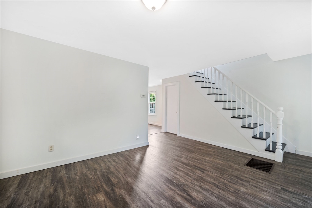 19 Spring Street Westfield, MA 01085 - Photo 6 of 31 Gallery Image 6