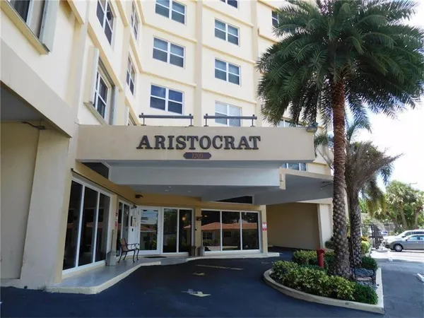 $4,400 | 1200 Hibiscus Avenue, Unit 702, Pompano Beach, FL 33062